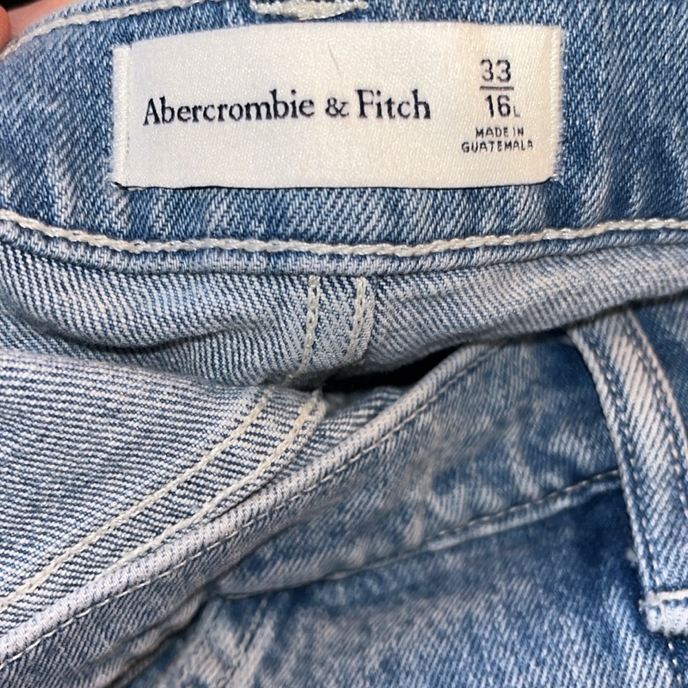 Abercrombie and Fitch Cargo Carpenter Jeans. - Picture 9 of 11